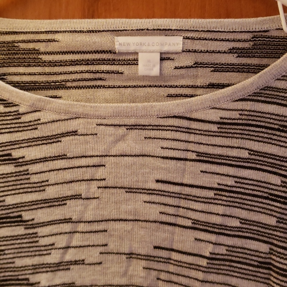Sweater - Picture 2 of 8
